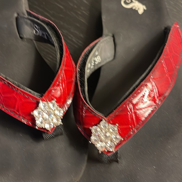 Sierra’S Flip Flops - Picture 8 of 12